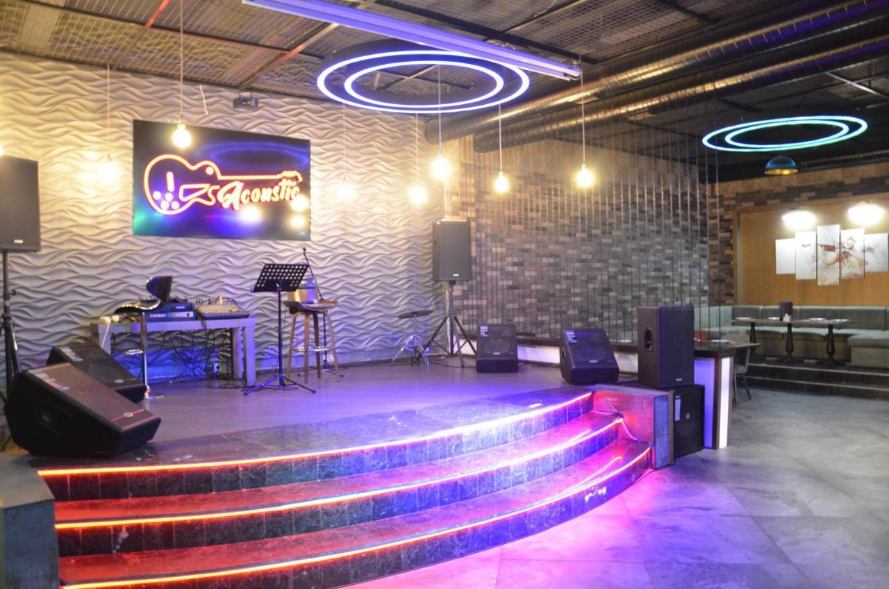 Piano Hotel Баку Екстериор снимка