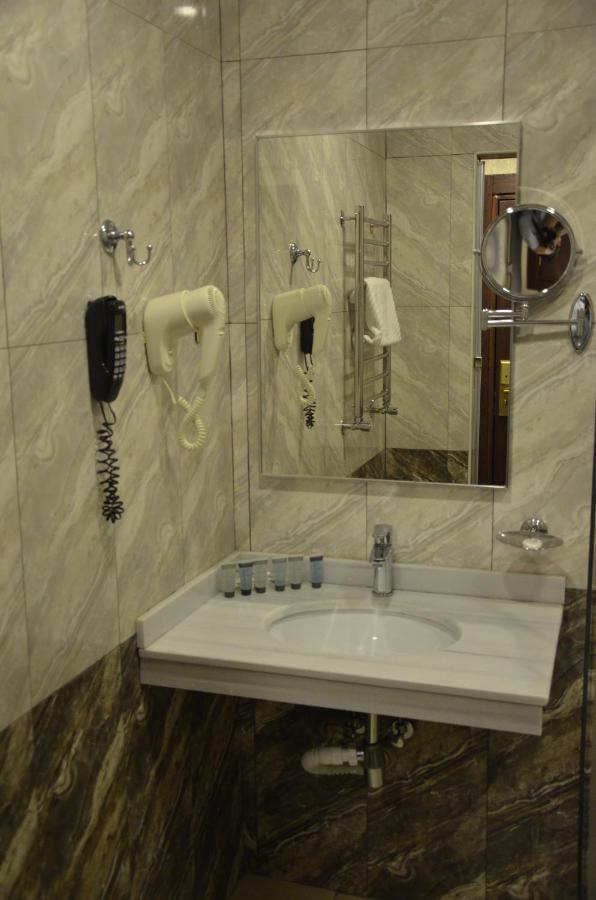 Piano Hotel Баку Екстериор снимка