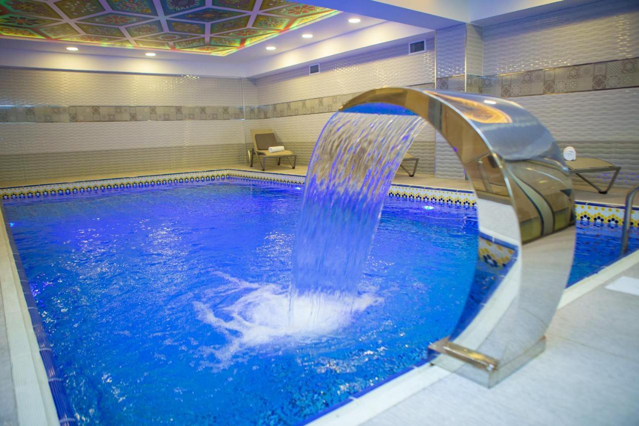 Piano Hotel Баку Екстериор снимка
